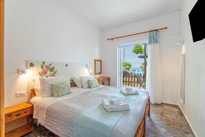 2 bedrooms, free WiFi, bed sheets, wheelchair access - Apartment '2' with Sea View, Wi-Fi and Air Conditioning (Corfu)