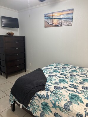 1 bedroom, iron/ironing board, travel cot, WiFi - Cozy Condo with Beach Access (Corpus Christi)