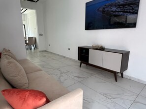 Smart TV - Rogelia nueva  (San Miguel)