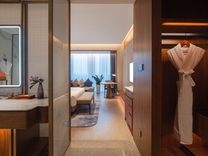 Habitación Deluxe | 1 dormitorio, minibar, caja fuerte y escritorio