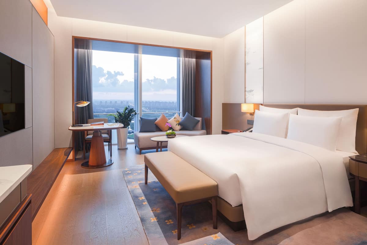 Deluxe Lake View King Room | View from room