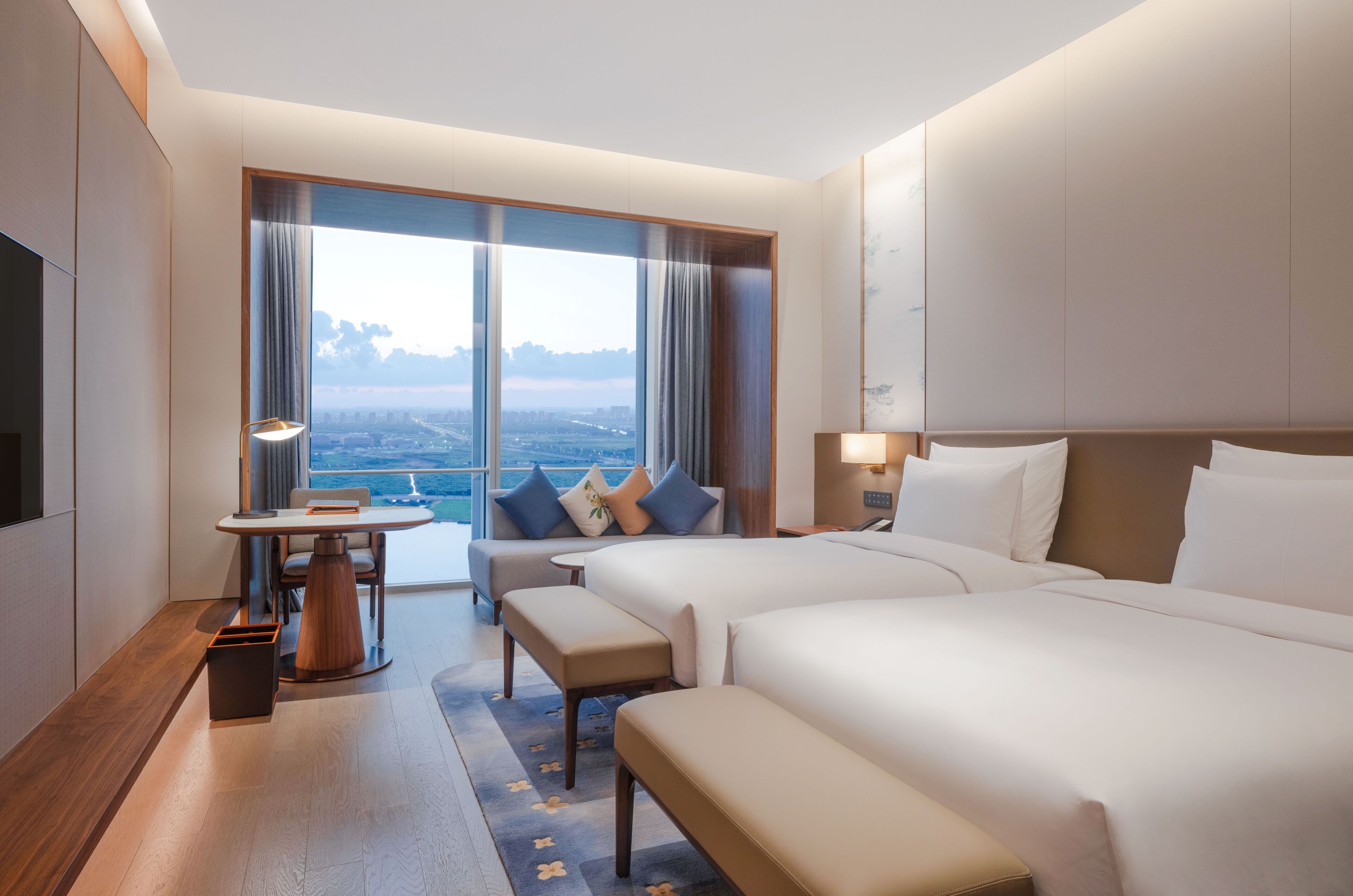 Deluxe Lake View Twin Room