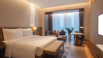 Minibar, in-room safe, laptop workspace, blackout drapes