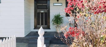 1940"s Renovated Cottage In Beautiful Historic Taralga.