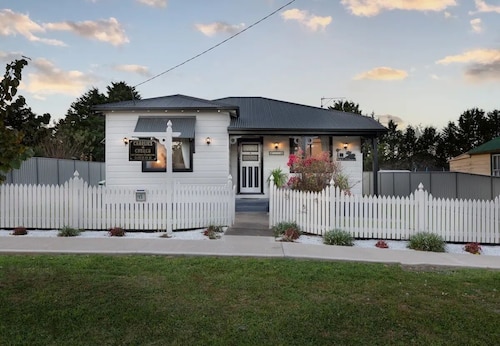 1940"s Renovated Cottage In Beautiful Historic Taralga.
 