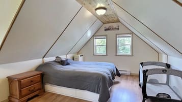 1 bedroom, bed sheets