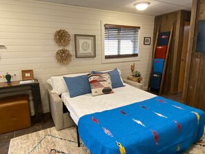 2 bedrooms, desk, iron/ironing board, free WiFi