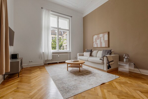 Télévision, chaîne hi-fi