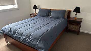 2 bedrooms, iron/ironing board, travel cot, free WiFi