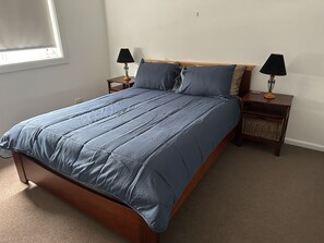 2 bedrooms, iron/ironing board, travel cot, free WiFi