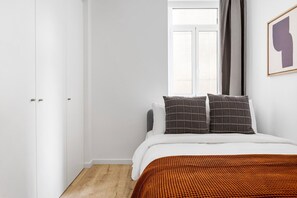 Iron/ironing board, WiFi, bed sheets - Blueground | Benfica, furniture, appliances & more (Lisbon)