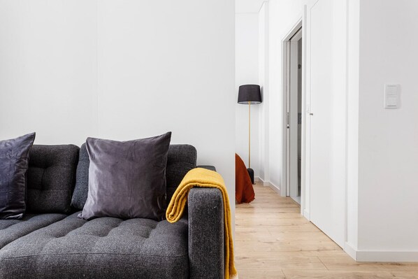 Interior - Blueground | Benfica, furniture, appliances & more (Lisbon)