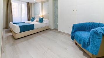 2 slaapkamers, een strijkplank/strijkijzer, reisbedje, gratis wifi