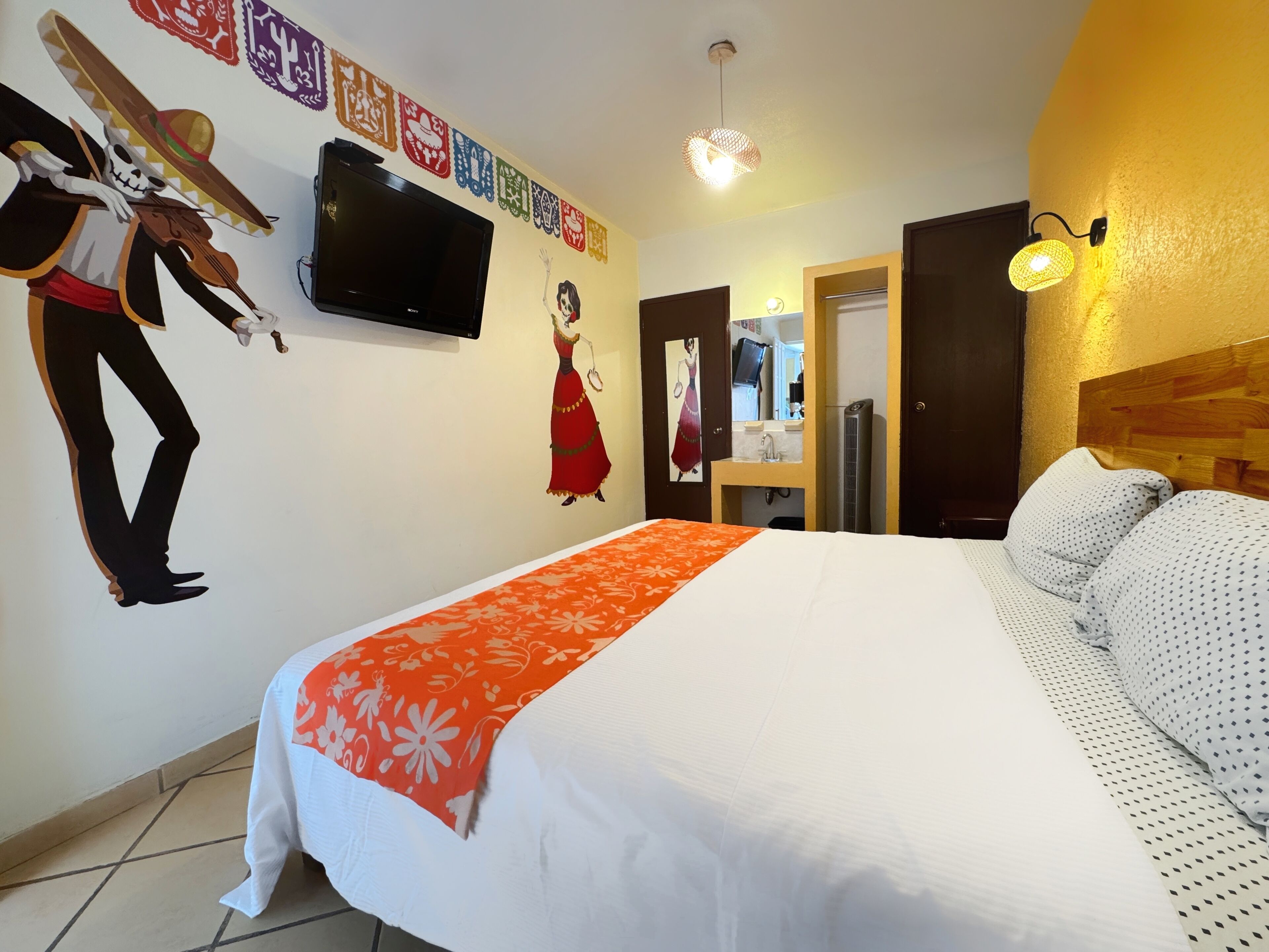Executive Room, 1 Queen Bed with Sofa bed, Non Smoking | Desk, laptop workspace, free WiFi, bed sheets