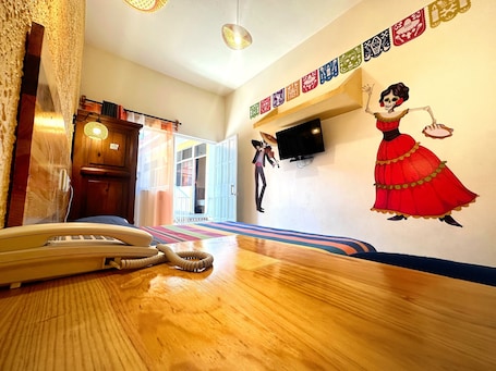 Executive Room, 1 King Bed, Non Smoking | 1 bedroom, desk, laptop workspace, free WiFi