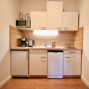 Fridge, microwave, dishwasher, coffee/tea maker