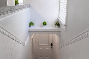 Interior - Florida Room: Walk DNTN | Studio | Lux Bath | Pet Welcome (Gainesville)