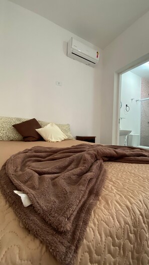 Suite – standard, bakgårdsutsikt | 1 soverom og sengetøy