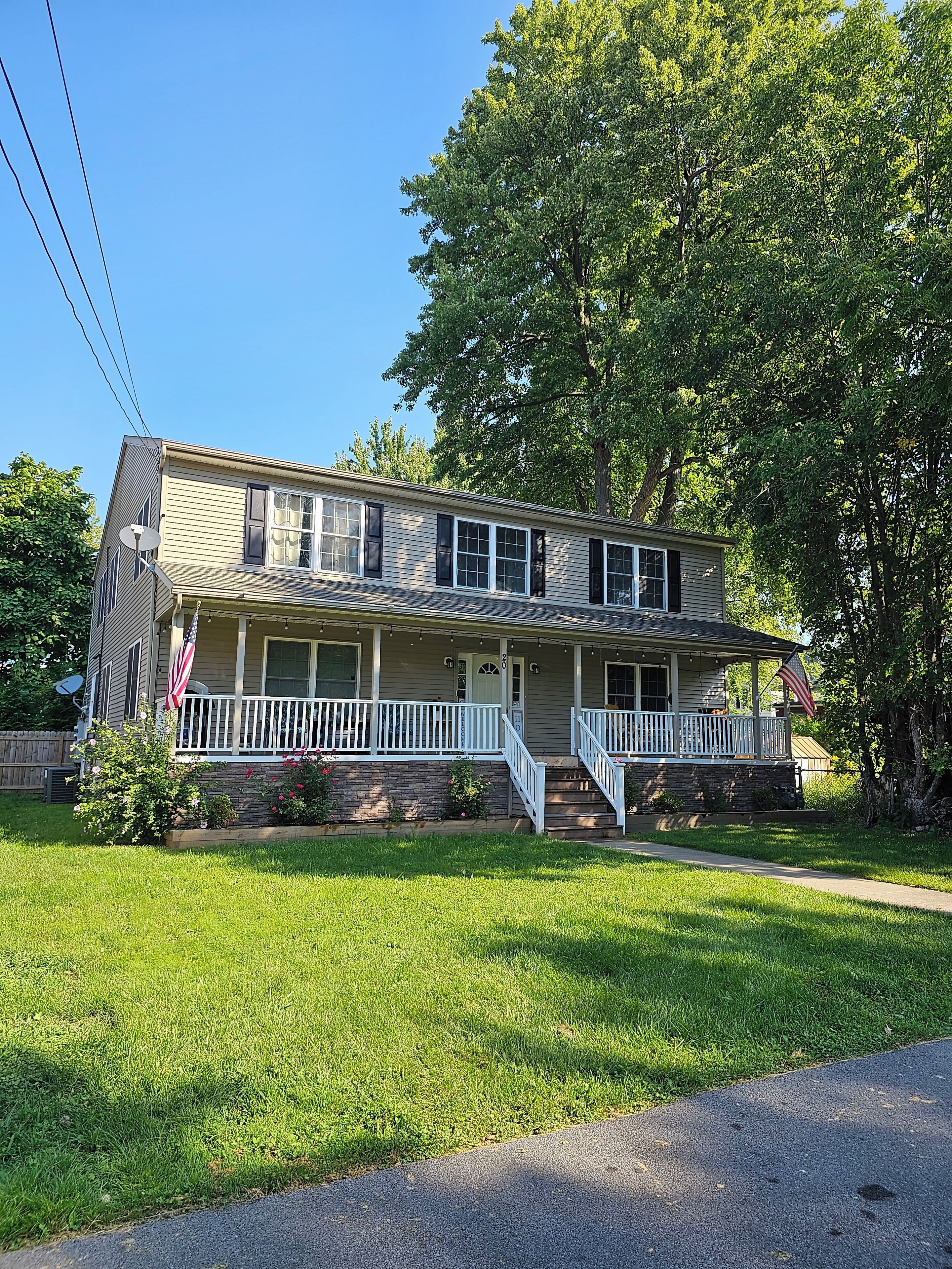 HUGE, Modern Home in ❤️ of WNY Buffalo & Niagara Falls