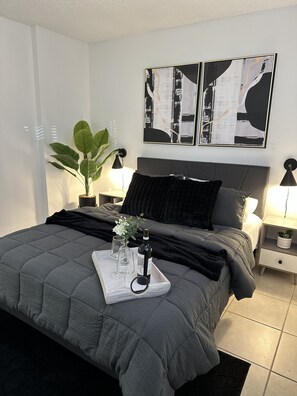 3 bedrooms, iron/ironing board, travel cot, free WiFi - Sunset Gateway - Mins to Beaches & Golf | Bowling - Shopping - Clearwater Beach (Clearwater)