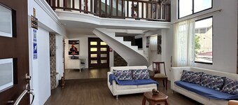 Descubre el Encanto de Esta Hermosa Casita en el Malecón de san Cristóbal