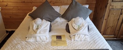 Glamping Cabin - Great for Hikers - Breakfast inc!