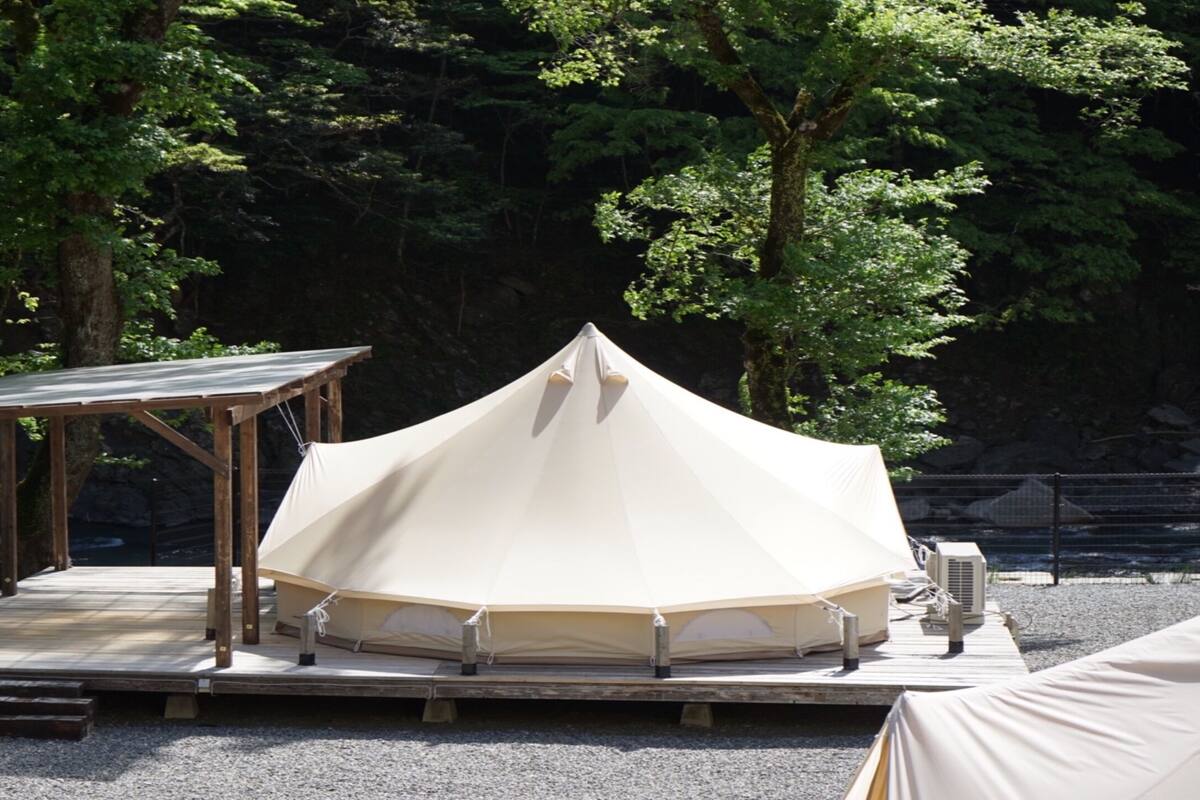 Tent, Non Smoking (Glamping, Hot Spring ticket included) | Peralatan tempat tidur hipoalergenik, gebar bulu kapas, Wi-fi percuma 