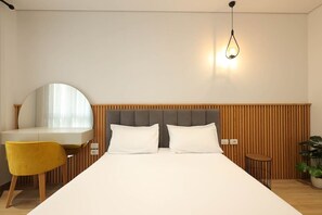 2 Schlafzimmer, Schreibtisch, Bügeleisen/Bügelbrett, WLAN