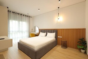 2 Schlafzimmer, Schreibtisch, Bügeleisen/Bügelbrett, WLAN