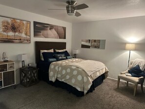 2 bedrooms, desk, iron/ironing board, WiFi - Charming, comfy apartment Mirror House. Feel at home for staying at San Antonio  (San Antonio)