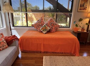 Interior - retro beachcomber @ Culburra Beach (Culburra Beach)