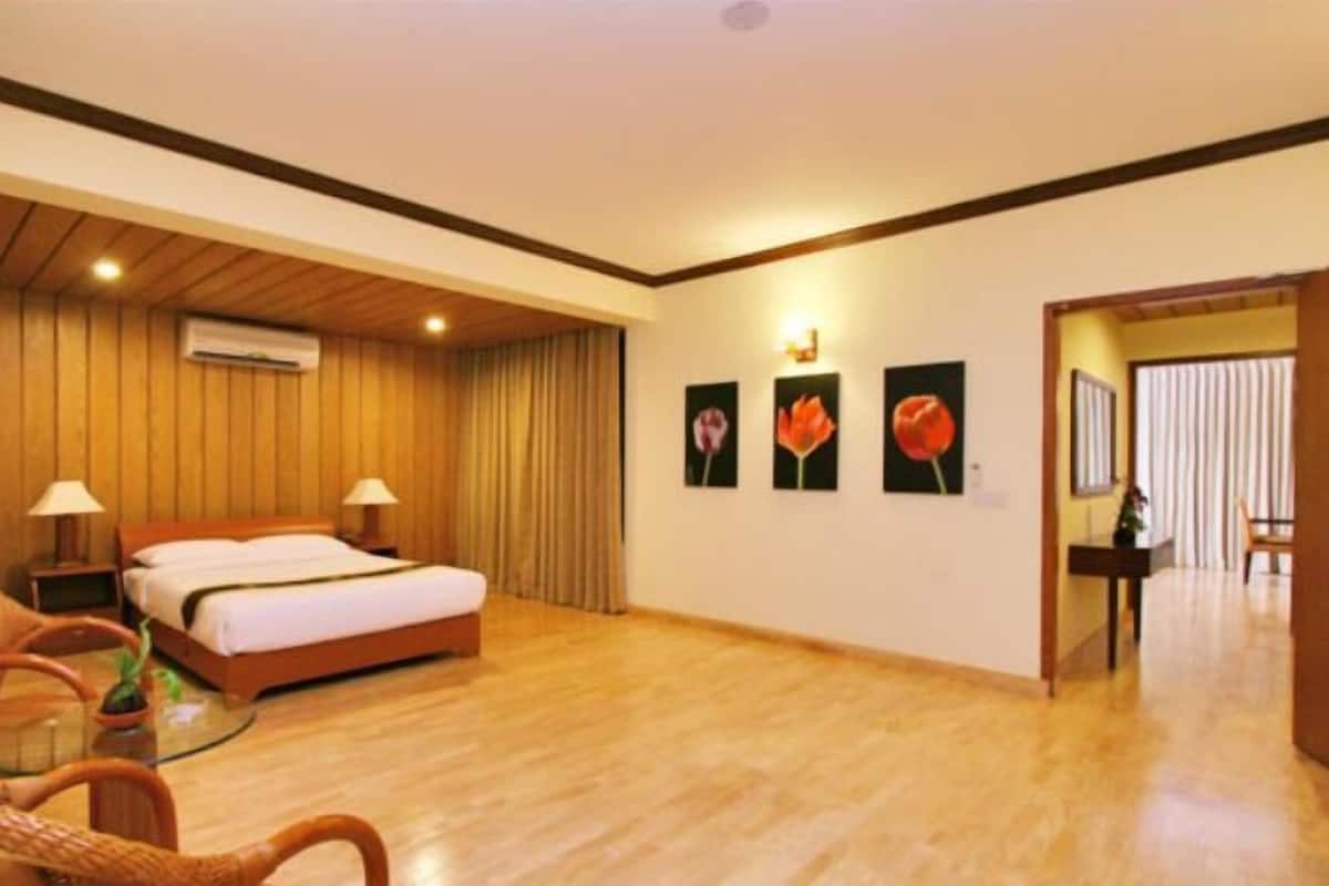 奢华套房, 花园景观 | 办公桌、免费 WiFi、床单