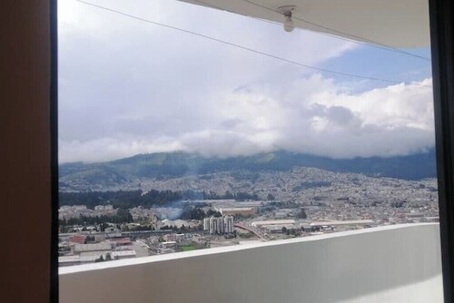 Acogedor Apartamento en Pueblo Unido, Quito: 2 Dormitorios, 2 Camas, 1 Baño