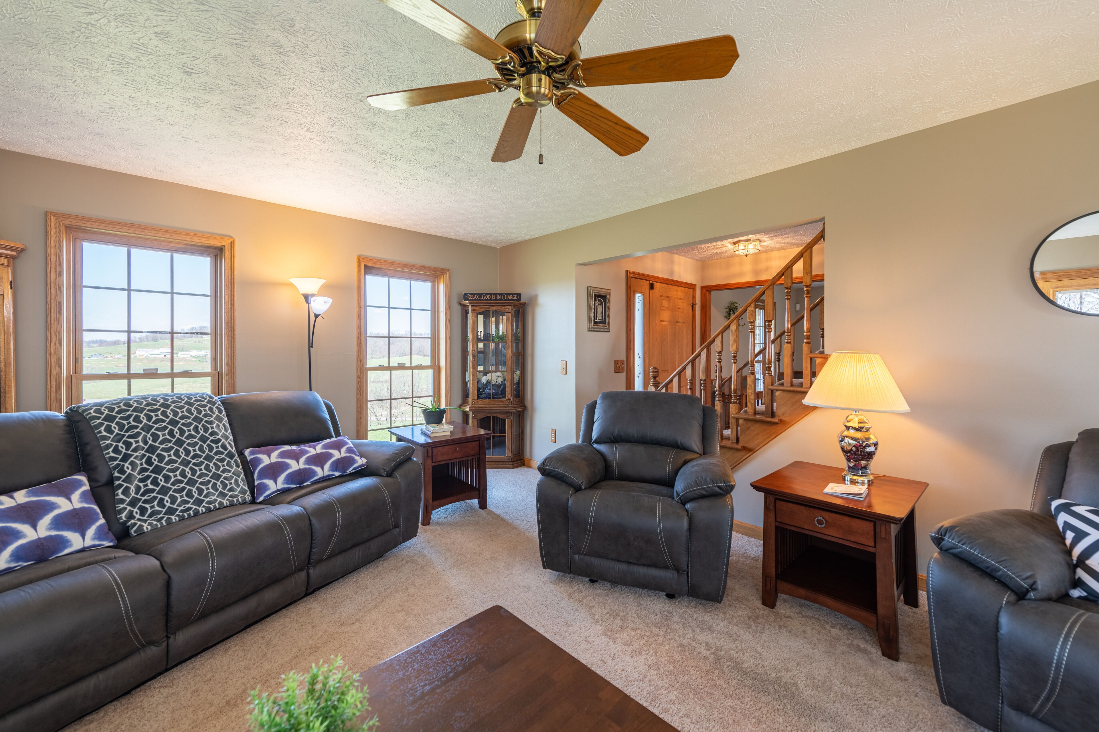 Amish Country, Hot Tub, Gorgeous View, sleeps 8