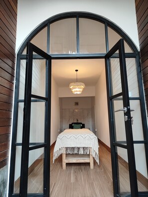 Body treatments, aromatherapy, hot stone massages, body scrubs, facials - Tattva Ubud Retreat & Wellness (Ubud)