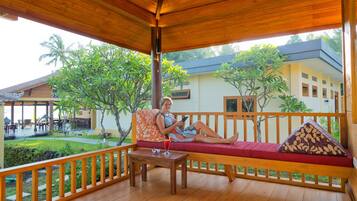 Deluxe-Doppel- oder -Zweibettzimmer | Terrasse/Patio