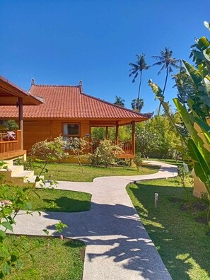 Front of property - ABWonderdive Beach Resort (Kubu)