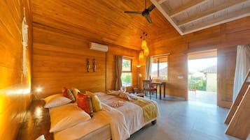 Deluxe Double or Twin Room | Premium bedding, minibar, in-room safe, desk
