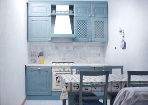 Kühlschrank, Geschirrspüler
