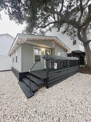 Exterior detail - Ocean Lakes Family Campground 2 bedroom 1 bath Complete Makeover in March 2024 (Myrtle Beach)
