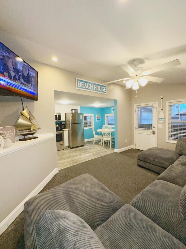 Smart TV - Ocean Lakes Family Campground 2 bedroom 1 bath Complete Makeover in March 2024 (Myrtle Beach)