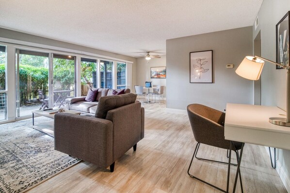 Télévision, chaîne hi-fi