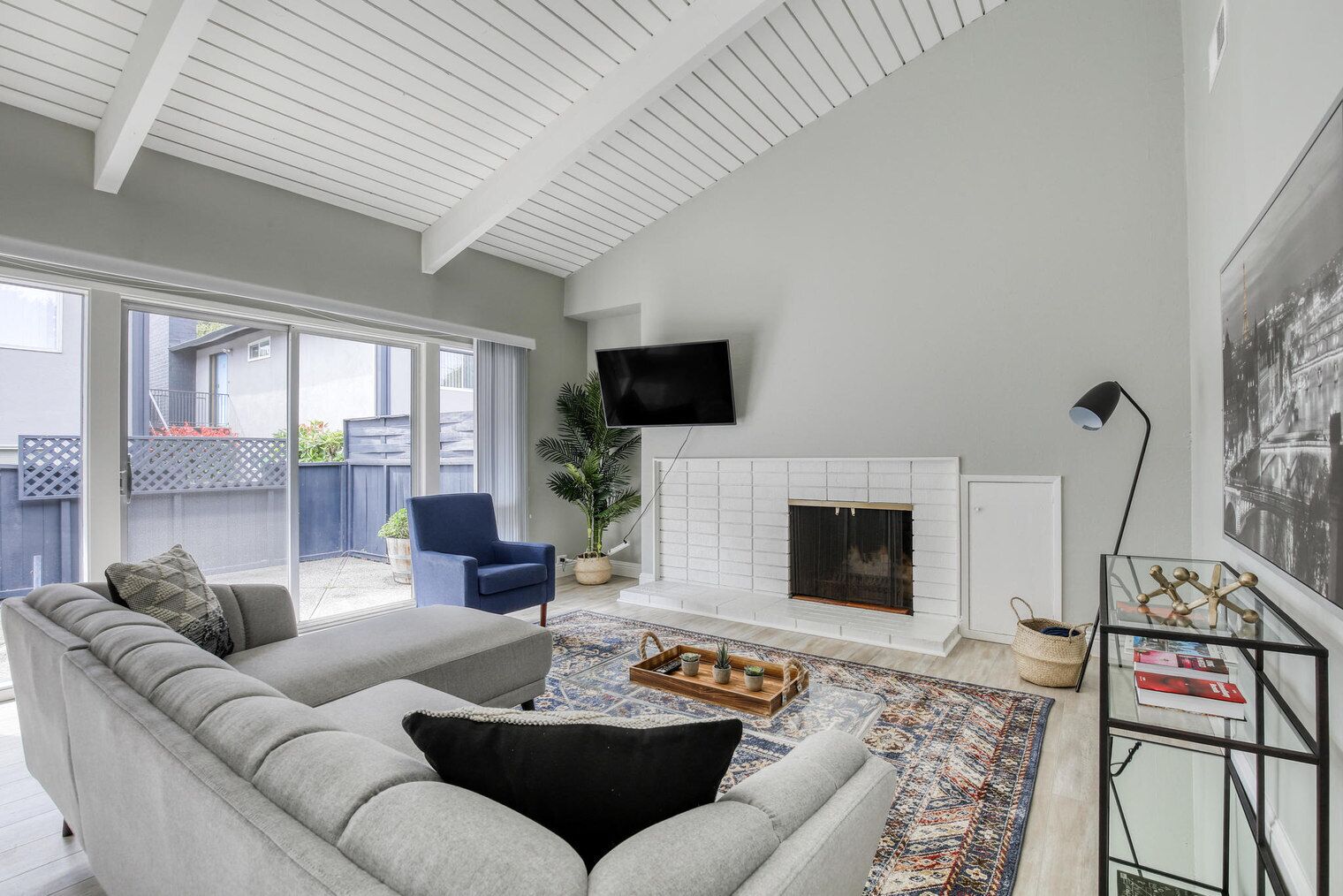 Télévision, chaîne hi-fi