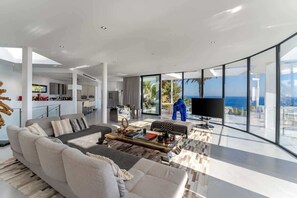 TV, stereo, offices - Ultra modern luxury villa with sea view in Ibiza (Sant Josep de sa Talaia)