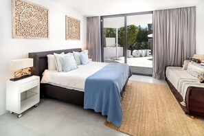 5 dormitorios, tabla de planchar con plancha, cuna de viaje y wifi