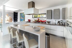 Fridge, microwave, oven, dishwasher - Ultra modern luxury villa with sea view in Ibiza (Sant Josep de sa Talaia)