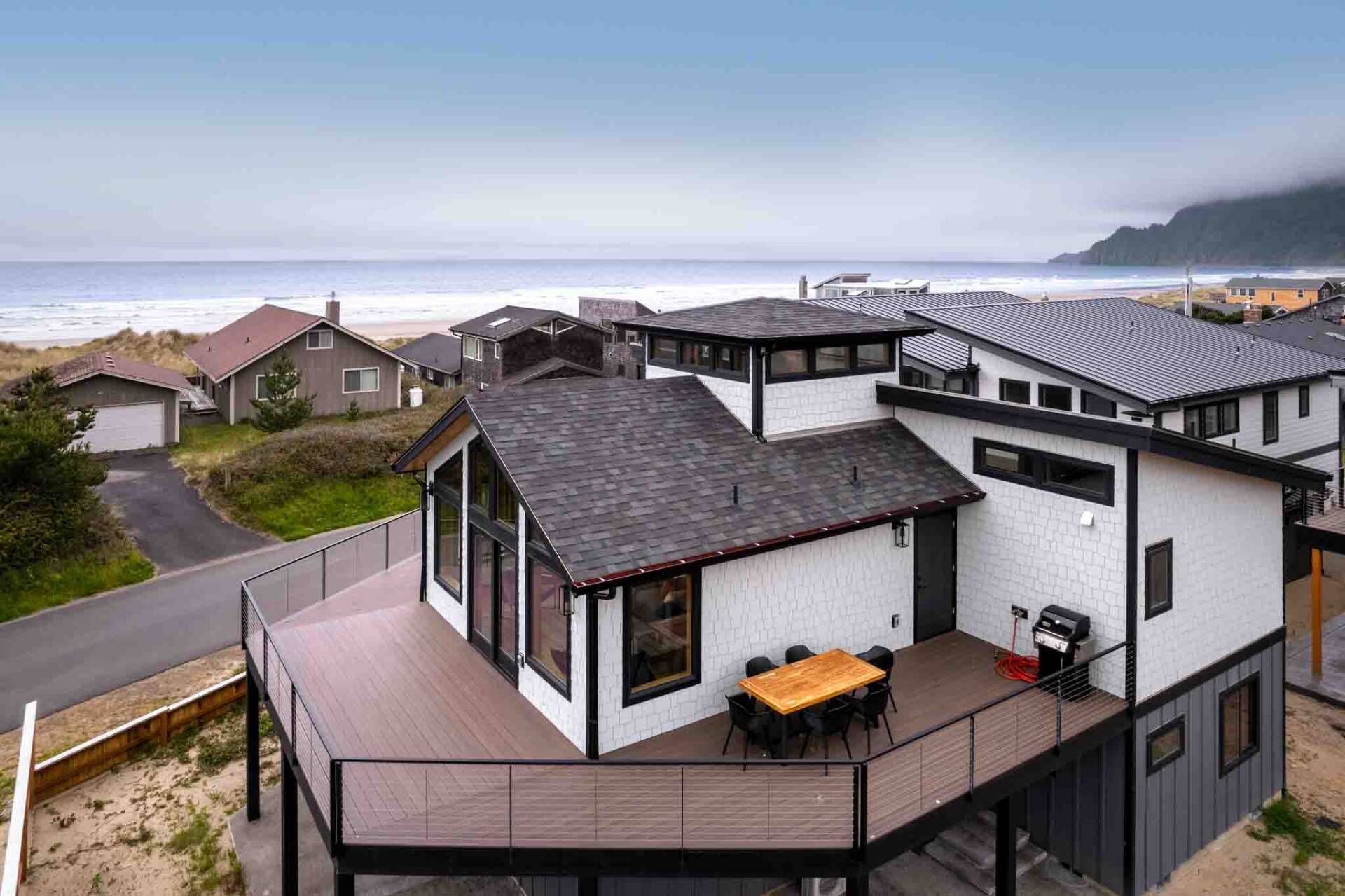 Magical New Build Manzanita Escape, Enormous Wraparound Decks, BBQ, Seconds to Beach