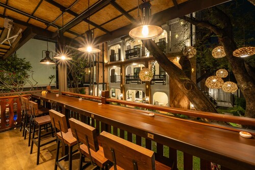 Shamrock Chiangmai Hotel - Adults Only