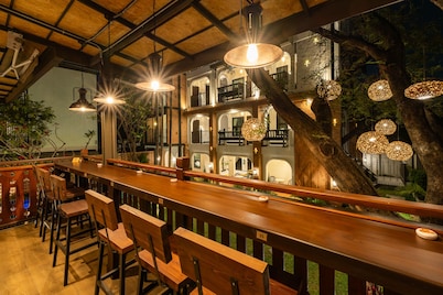 Shamrock Chiangmai Hotel - Adults Only