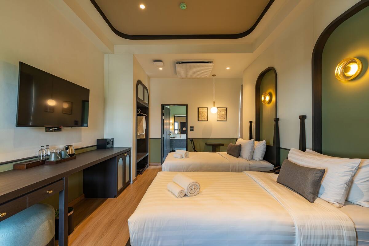 ห้องสแตนดาร์ด, เตียงเดี่ยว 2 เตียง, ปลอดบุหรี่, วิวเมือง | เครื่องนอนระดับพรีเมียม, เตียงเมมโมรีโฟม, มินิบาร์ฟรีบางอย่าง